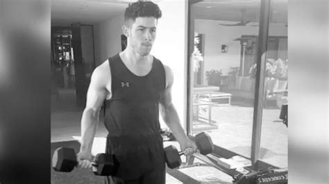 Nick Jonas flaunts his 'arms of Poseidon' in intense workout video, don't miss Priyanka Chopra's ...