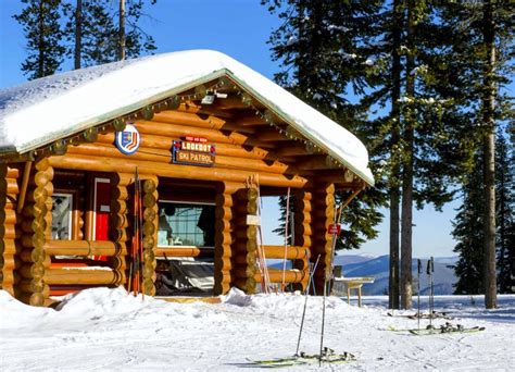 Lookout Pass Travel Guide - Idaho's Snowiest Ski Resort