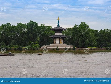 Peace Pagoda in London stock image. Image of buddha - 162210975