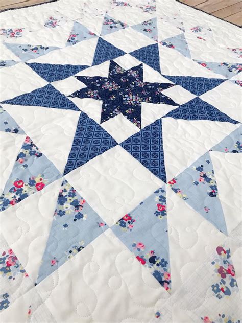 Blue Carolina Starburst Quilt Pattern | FaveQuilts.com