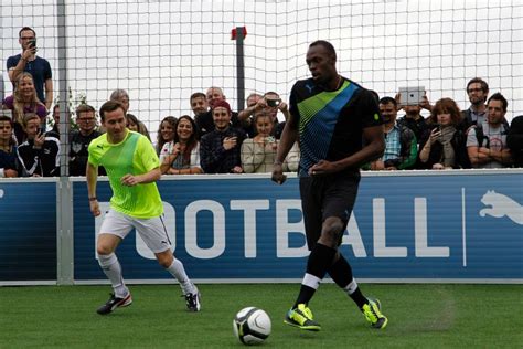 Usain Bolt soccer 3 | Urban Islandz