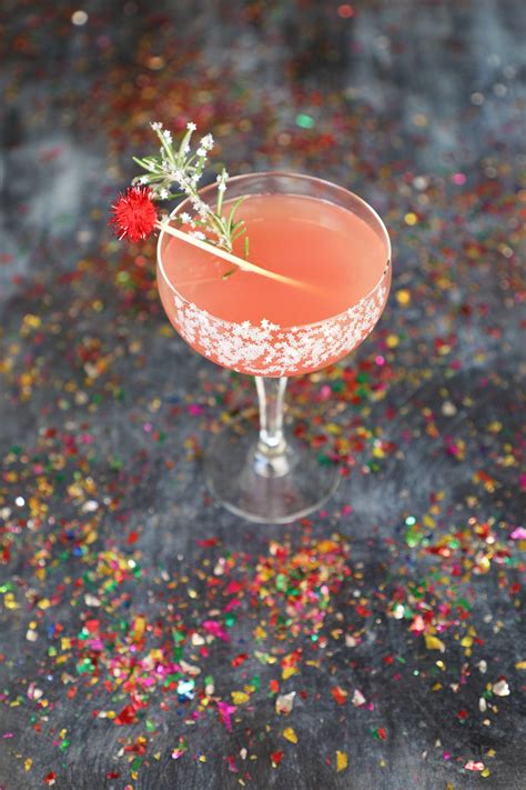 Winter Citrus Grove Sparkler made with Absolut Grapefruit | drinkingwithchickens.com #AD # ...