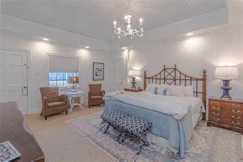 Elegant Rooms in Urbanna, VA - The Chesapeake Inn — The Chesapeake Inn