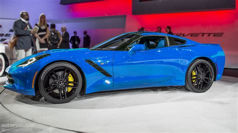 2014 Corvette C7 Stingray Looks Great in Blue - autoevolution