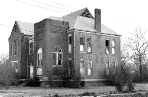 The Unusual History Behind These 10 Arkansas Towns Will Intrigue You | Interesting history ...