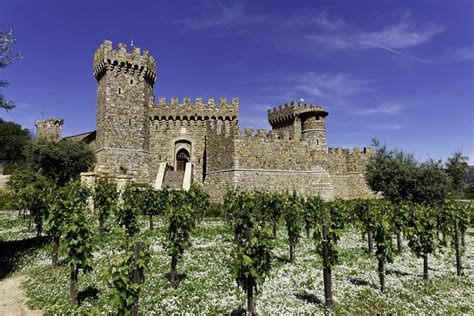 Napa Valley Wine Trolley And Castle Tour: Triphobo