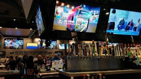 Buffalo Wild Wings Happy Hour - Detroit On Tap