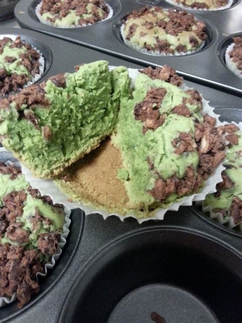 Green Tea Mochi Cakes with Red Bean recipe |themoodkitchen