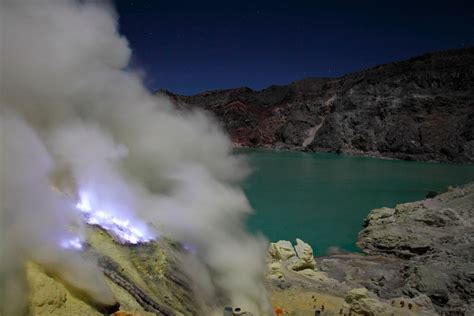 This Indonesian Volcano Erupts Electric-Blue Streams Of Molten Sulfur | Smithsonian