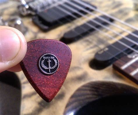 How to Make Wooden Guitar Picks : 6 Steps (with Pictures) - Instructables