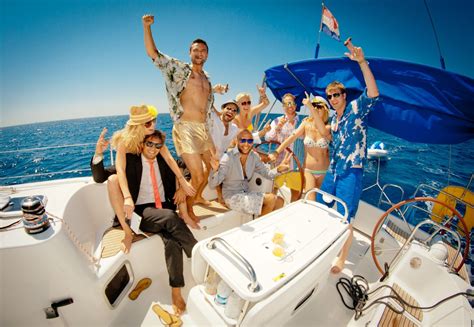 The 10 Best Party Islands in the World | Luxury yacht party, Yacht ...