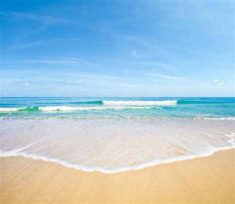 Fundo Natural Da Paisagem Da Praia Do Mar Foto de Stock - Imagem de feriado, sunlight: 32383502