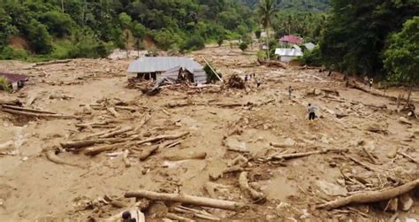 Kemarin banjir di Kalsel, kini Banjir bandang di Gunung mas puncak