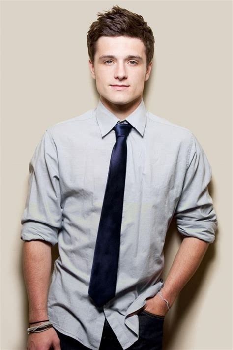 Josh Hutcherson, galã de 'Jogo Vorazes', aparece completamente pelado ...