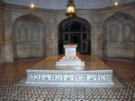 Jahangir Tomb Historical Facts and Pictures | The History Hub