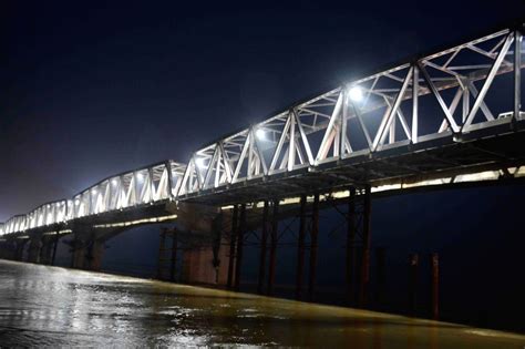 Night view of rehabilitated western flank of the Mahatma Gandhi Setu