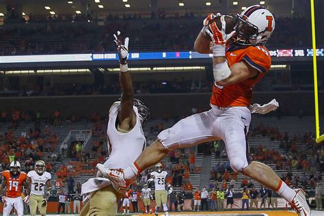 The Most Memorable Moments of the Illinois Fighting Illini Football ...