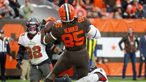 Can't-Miss Play: Cleveland Browns tight end David Njoku's one-handed TD ...