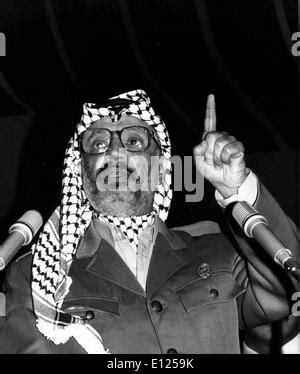 Palestinian Leader Yasser Arafat giving speech Stock Photo - Alamy