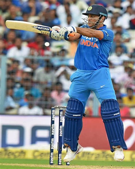 Modified bat behind MS Dhoni finding his batting mojo back? Check out these pictures