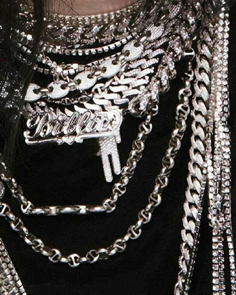 Billie eilish chains lmao | Chain, Billie eilish, Jewelry outfit