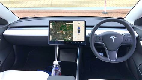 Tesla China's RHD Model 3 with new center console and black trim ...