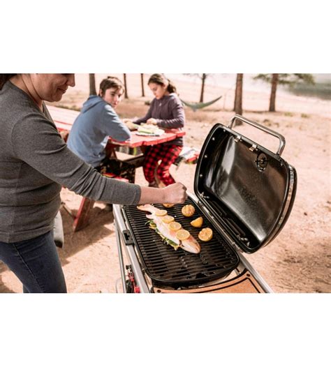 Weber - Traveler Portable Gas Grill - Black