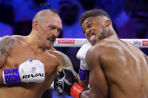 Ukraine's Usyk retains heavyweight titles after beating Joshua | Daily Sabah