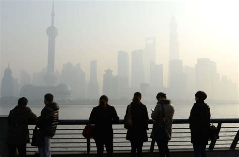 Shanghai cloaked in smog as air pollution hits dangerous peak | South ...