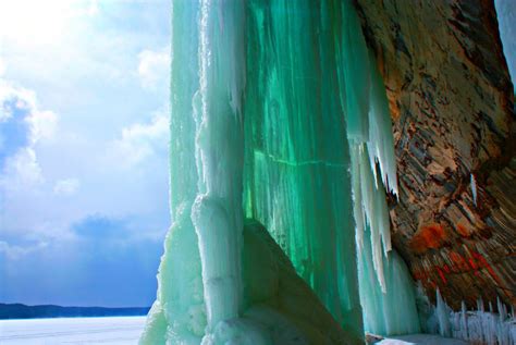 8 Epic Winter Activities in Michigan - Shalee Wanders