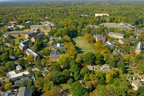 College of William and Mary in Williamsburg, Virginia | College tour, William and mary, Outdoor