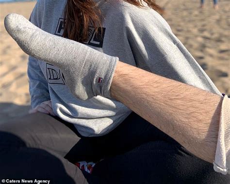 Une étudiante de 24 ans moquée pour ses jambes poilues - Vonjour
