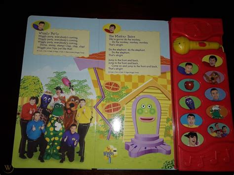 THE WIGGLES SING ALONG SONG BOOK 2004 MICROPHONE RARE | #1890430468