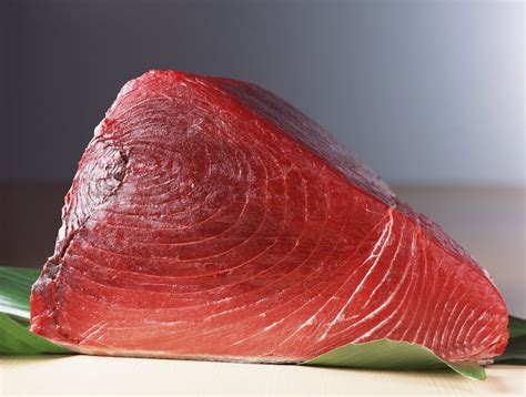 True World Foods | Fresh Bluefin Tuna Steak Cut SUSHI QUALITY 1 LB