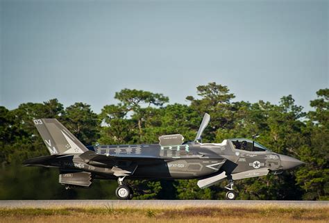 DVIDS - Images - Marines perform first F-35B vertical take-off, landing at Eglin [Image 2 of 9]