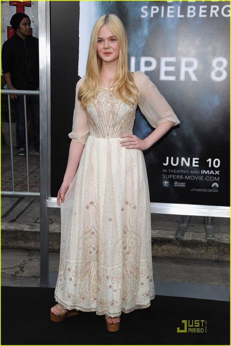 Full Sized Photo of elle fanning super8 premiere 23 | Elle Fanning ...