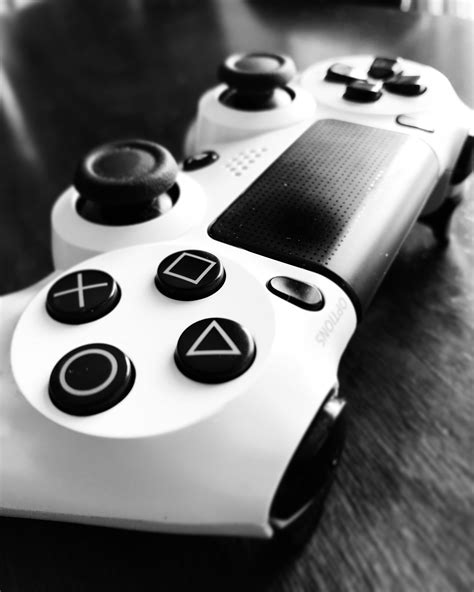 PS4 controller B&W | Ps4 controller, Ps4 games, Video games xbox