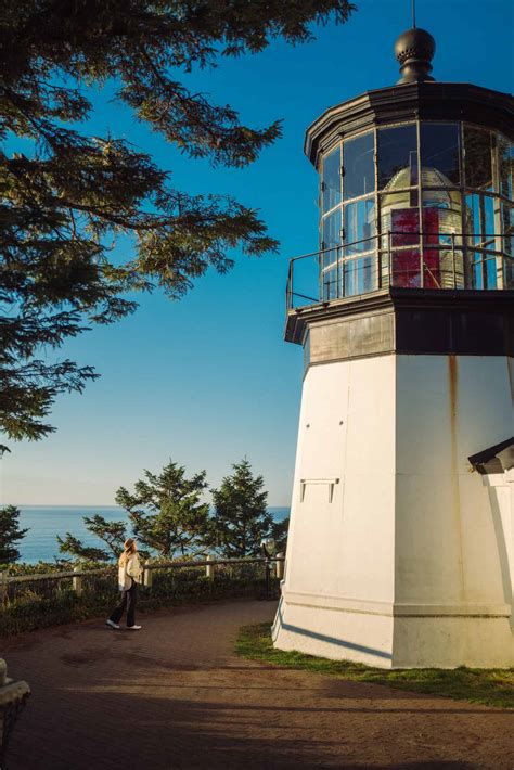 11 Incredible Oregon Lighthouses You Need To Visit - The Mandagies