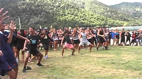 secondary school waka ama nationals 2015 haka for tahitians - YouTube