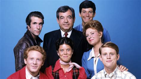 'Happy Days' cast members reunite to honor late co-star Erin Moran - TODAY.com