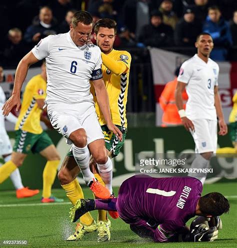 4,350 Phil Jagielka England Stock Photos, High-Res Pictures, and Images - Getty Images