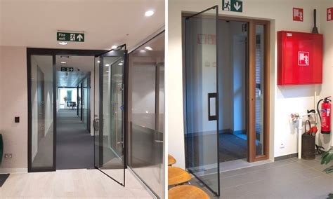 Frameless glass fire doors - Glasstec Systems