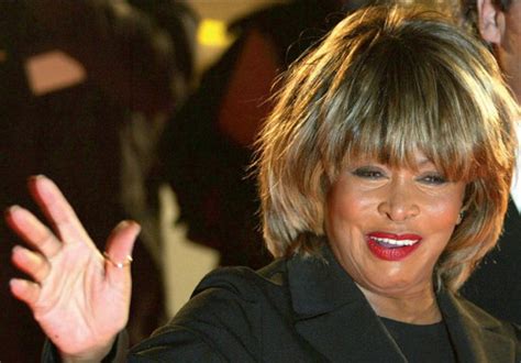 Tina Turner - Biography and Facts