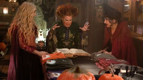 Hocus Pocus 2 Director Anne Fletcher Talks Wiccan Iconography