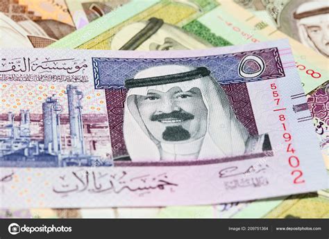 Collection Saudi Arabia Riyal Banknotes – Stock Editorial Photo ...