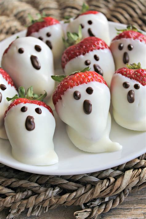 Made It. Ate It. Loved It.: White Chocolate Strawberry Ghosts