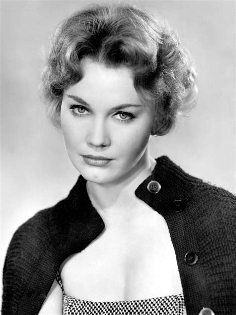 Elizabeth MacRae - Actress