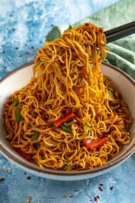 Gochujang Noodles (Spicy Korean Noodles) - Chili Pepper Madness