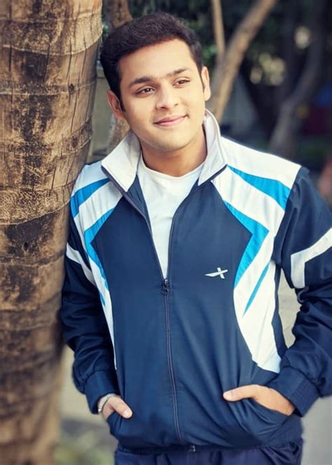 Dev Joshi Height, Weight, Age, Girlfriend, Family, Facts, Biography