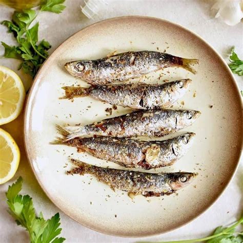 15-Minute Fresh Roast Sardine Recipe - Real Greek Recipes